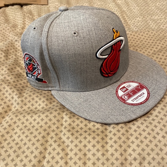 New Era 1988 Miami Heat Strapback - Picture 1 of 6